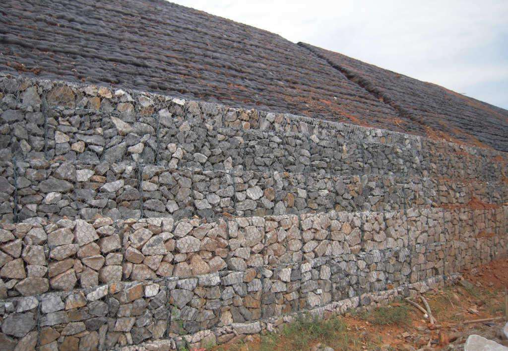 鉛絲石籠網(wǎng).jpg 鉛絲石籠網(wǎng).jpg